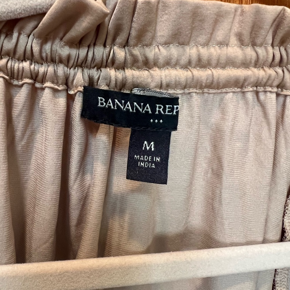 Banana Republic Factory blouse - Picture 3 of 3
